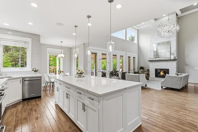 Welcome to an extraordinary luxurious retreat nestled in the - photo 20