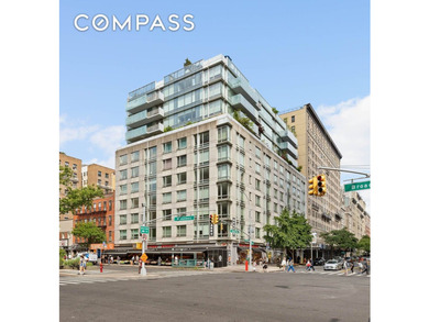 This unique, sun-drenched, triplex penthouse home has 4 bedrooms - photo 21