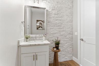 Welcome to an extraordinary luxurious retreat nestled in the - photo 21