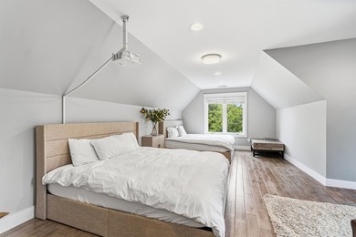 Welcome to an extraordinary luxurious retreat nestled in the - photo 40