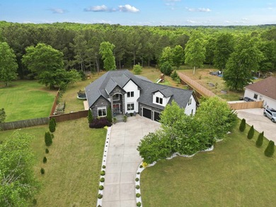 Welcome to an extraordinary luxurious retreat nestled in the - photo 47