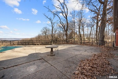 Beautiful mid-century Ranch home on Peoria's iconic Detweiller