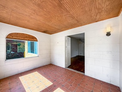 FANTASTIC OPPORTUNITY! Spanish Mission style home with Guest - photo 9