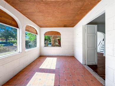 FANTASTIC OPPORTUNITY! Spanish Mission style home with Guest - photo 10