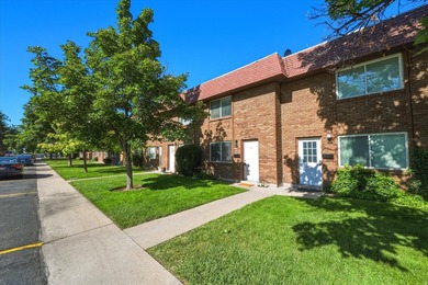 Open House: Saturday, July 18, 11:00 a.m. to 2:00 p.m. Charming - photo 2