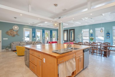 Located in the gated community of Maravilla & tucked away in a - photo 24