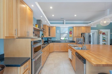 Located in the gated community of Maravilla & tucked away in a - photo 25