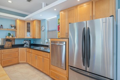 Located in the gated community of Maravilla & tucked away in a - photo 27