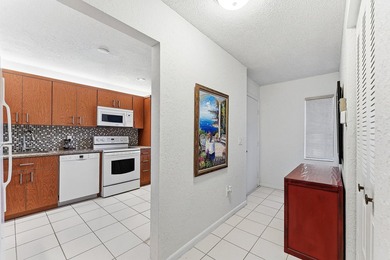 Beautiful first-floor 2-bedroom, 2-bath lakefront condo located - photo 7