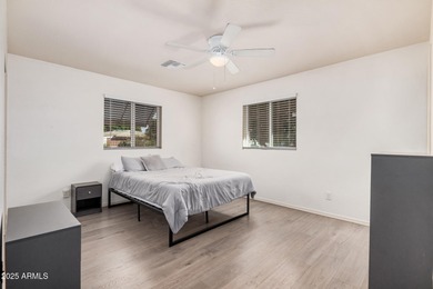 Modern 2 Bedroom + Den, 2 Bath home in Dreamland Villa. This