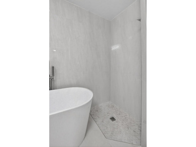 Welcome to 6647 Boca Hermosa Lane! Just renovated and move-in - photo 16