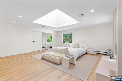 EXPERIENCE REFIND LUXURY & RESORT-LIKE LIVING IN FULLY - photo 20