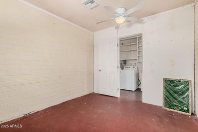 Modern 2 Bedroom + Den, 2 Bath home in Dreamland Villa. This