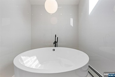 EXPERIENCE REFIND LUXURY & RESORT-LIKE LIVING IN FULLY - photo 23