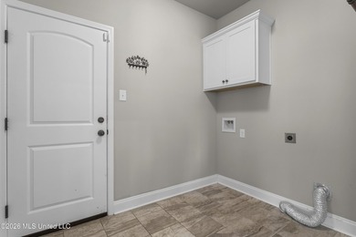 Don't miss this beautifully maintained home in the Savoy Place - photo 25