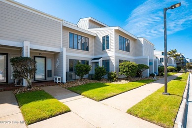 Amazing ocean views and effortless coastal living await in this - photo 2