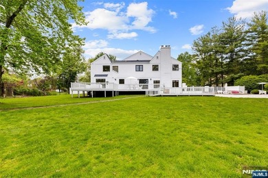 EXPERIENCE REFIND LUXURY & RESORT-LIKE LIVING IN FULLY - photo 43