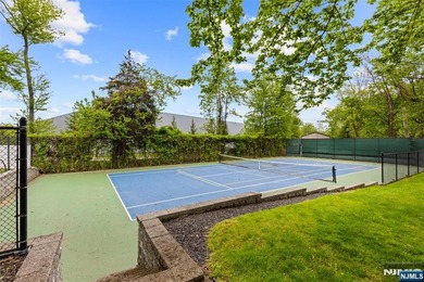 EXPERIENCE REFIND LUXURY & RESORT-LIKE LIVING IN FULLY - photo 46