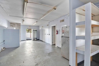 Prime opportunity to bring new life to a well-known former local - photo 14