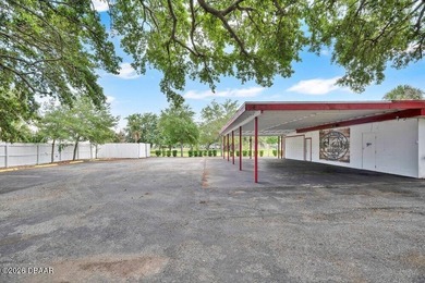 Prime opportunity to bring new life to a well-known former local - photo 24