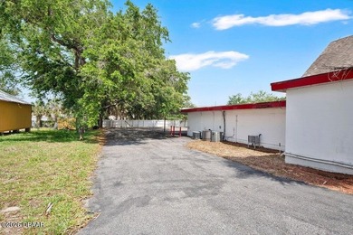 Prime opportunity to bring new life to a well-known former local - photo 30