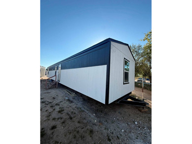 Lake Home For Sale in San Antonio, Texas