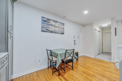 Welcome to this beautifully maintained 1-bedroom, 1-bath co-op - photo 6