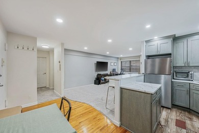 Welcome to this beautifully maintained 1-bedroom, 1-bath co-op - photo 9