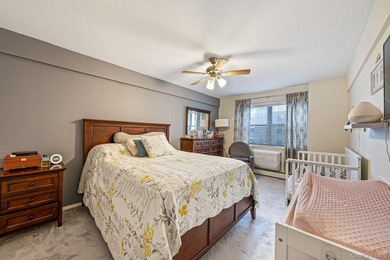 Welcome to this beautifully maintained 1-bedroom, 1-bath co-op - photo 10