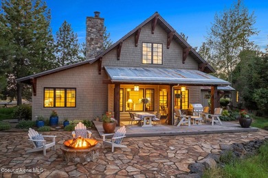 This beautiful 4-bedroom, 4.5-bathroom cottage offers 3,094 - photo 4