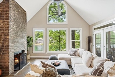 Lakefront living on Lake Arrowhead takes center stage here, with - photo 15