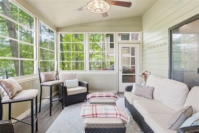 Lakefront living on Lake Arrowhead takes center stage here, with - photo 25