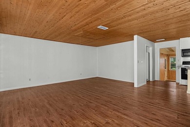 Great Waterfront Location on North Side Lake Murvaul awaits your - photo 6