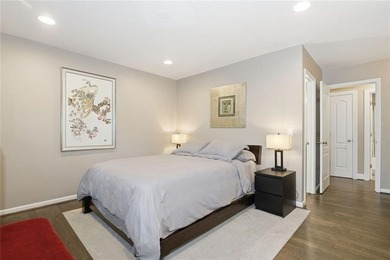 Lakefront living on Lake Arrowhead takes center stage here, with - photo 27