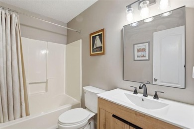Lakefront living on Lake Arrowhead takes center stage here, with - photo 31