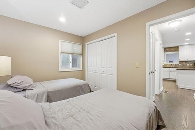 Lakefront living on Lake Arrowhead takes center stage here, with - photo 33