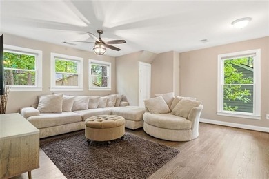 Lakefront living on Lake Arrowhead takes center stage here, with - photo 39