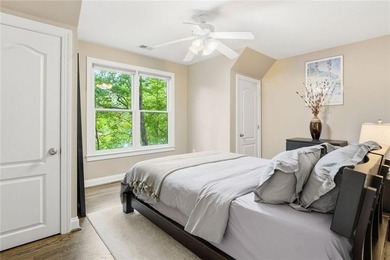 Lakefront living on Lake Arrowhead takes center stage here, with - photo 43