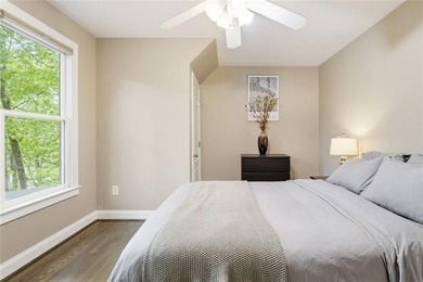 Lakefront living on Lake Arrowhead takes center stage here, with - photo 44