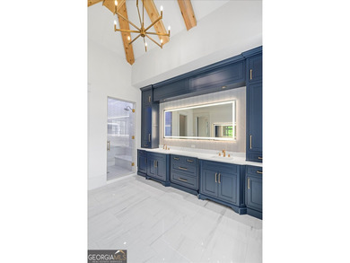 SOPHISTICATED ELEGANCE THROUGHOUT THIS STUNNING NEW CUSTOM - photo 10