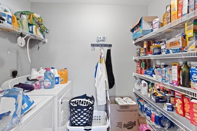 Welcome home to this spacious and beautifully maintained - photo 13