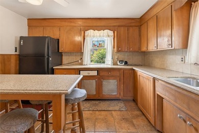 Welcome to this charming 3-bedroom, 2-full-bath Cape Cod nestled - photo 19