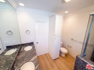 Don't miss 4421 Stanbridge Ave, showcasing fresh interior and - photo 19