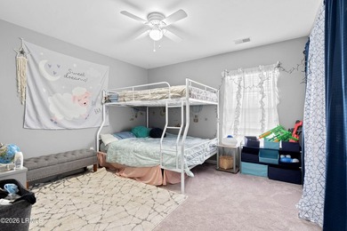 Welcome home to this spacious and beautifully maintained - photo 25