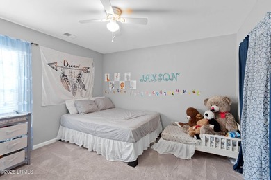 Welcome home to this spacious and beautifully maintained - photo 28