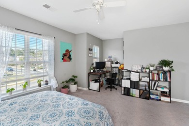 Welcome home to this spacious and beautifully maintained - photo 31
