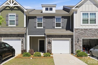 Welcome Home to this BETTER THAN NEW move-in ready townhome in - photo 3