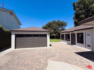 Don't miss 4421 Stanbridge Ave, showcasing fresh interior and - photo 34