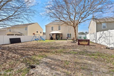 Welcome home to this spacious and beautifully maintained - photo 43