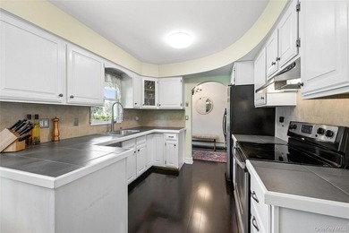Welcome to easy living in this charming 3 bedroom ranch nestled - photo 12